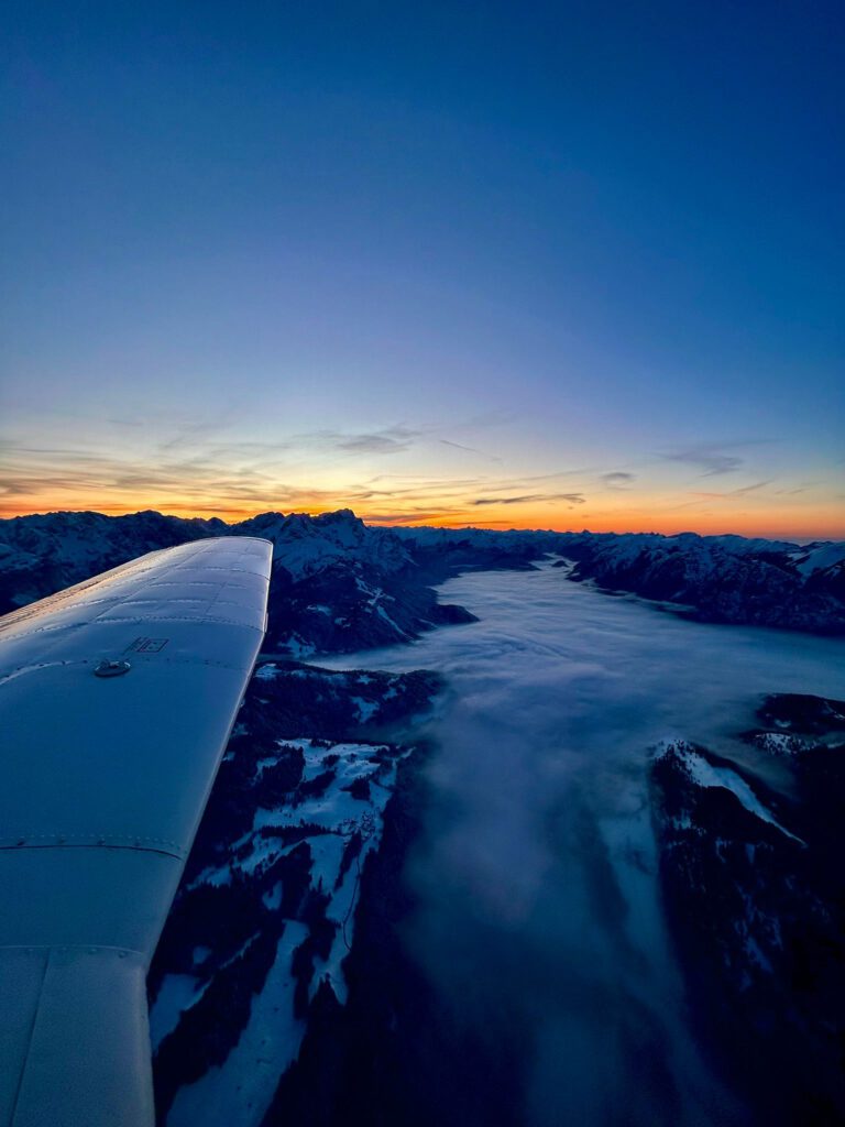 P28A dusk fog mountains