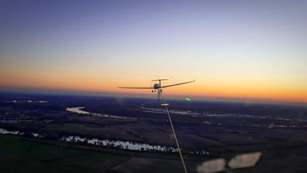 glider towing dusk